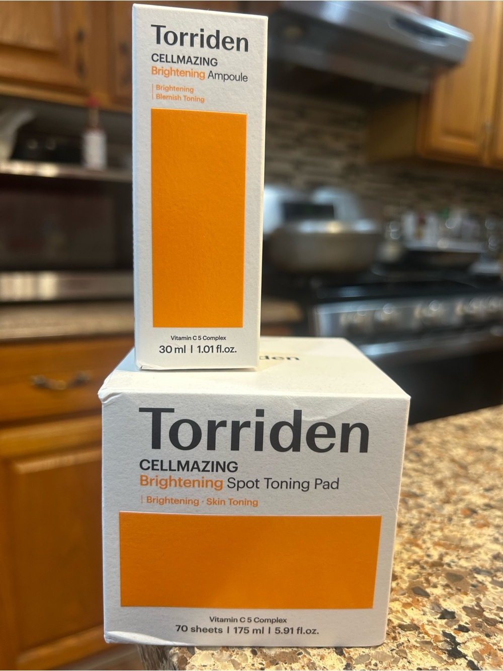 torrid Cellmazing Brightening Ampoule & Spot Toning Pads — Orange Accents